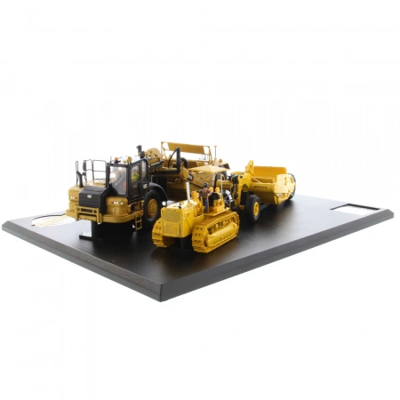 CAT 621K скрепер & CAT No.70 скрепер с D7 гусеничным трактором 1:50