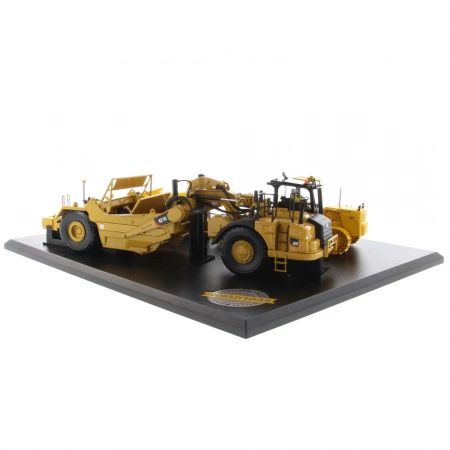 CAT 621K скрепер & CAT No.70 скрепер с D7 гусеничным трактором 1:50