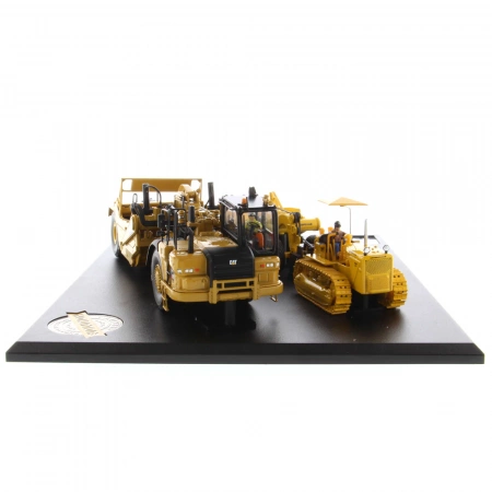 CAT 621K скрепер & CAT No.70 скрепер с D7 гусеничным трактором 1:50