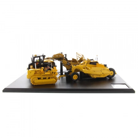 CAT 621K скрепер & CAT No.70 скрепер с D7 гусеничным трактором 1:50
